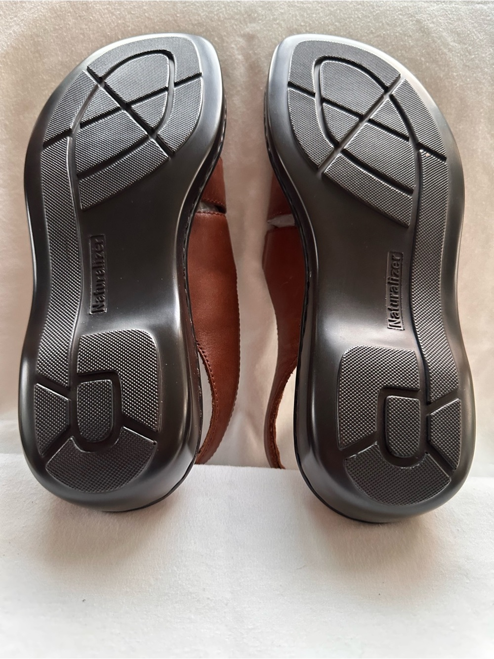Naturalizer Tan Brown Leather Sandals. - Picture 5 of 10